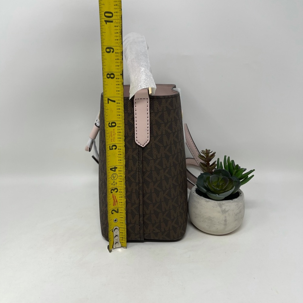 Michael Kors Suri Small Bucket Bag - Picture 4 of 11